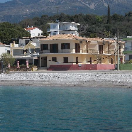 Akrogiali Beach Apartments Exteriör bild