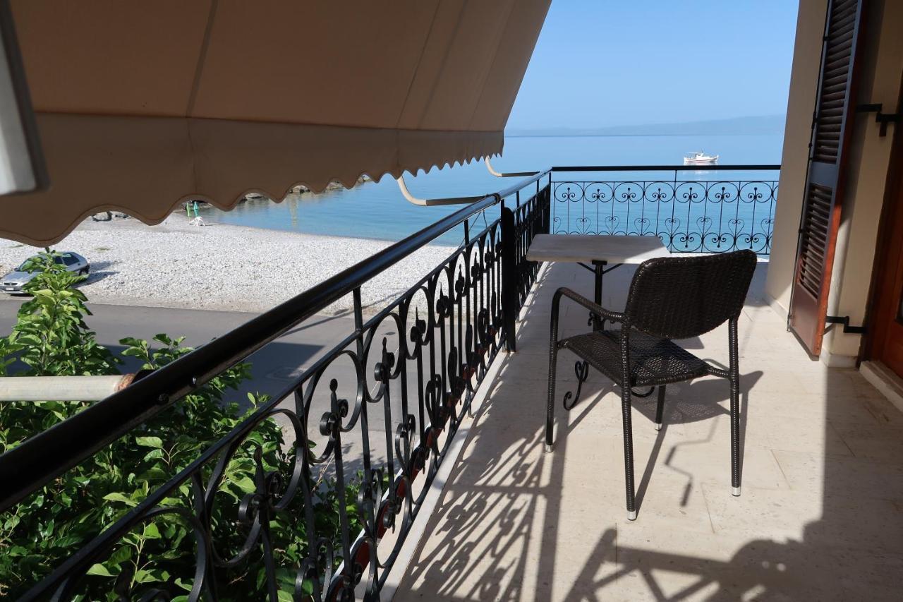 Akrogiali Beach Apartments Exteriör bild