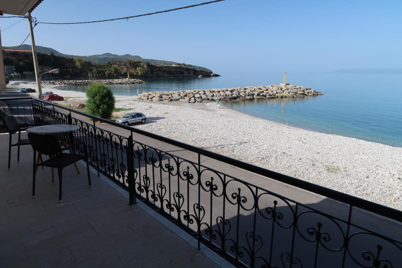 Akrogiali Beach Apartments Exteriör bild