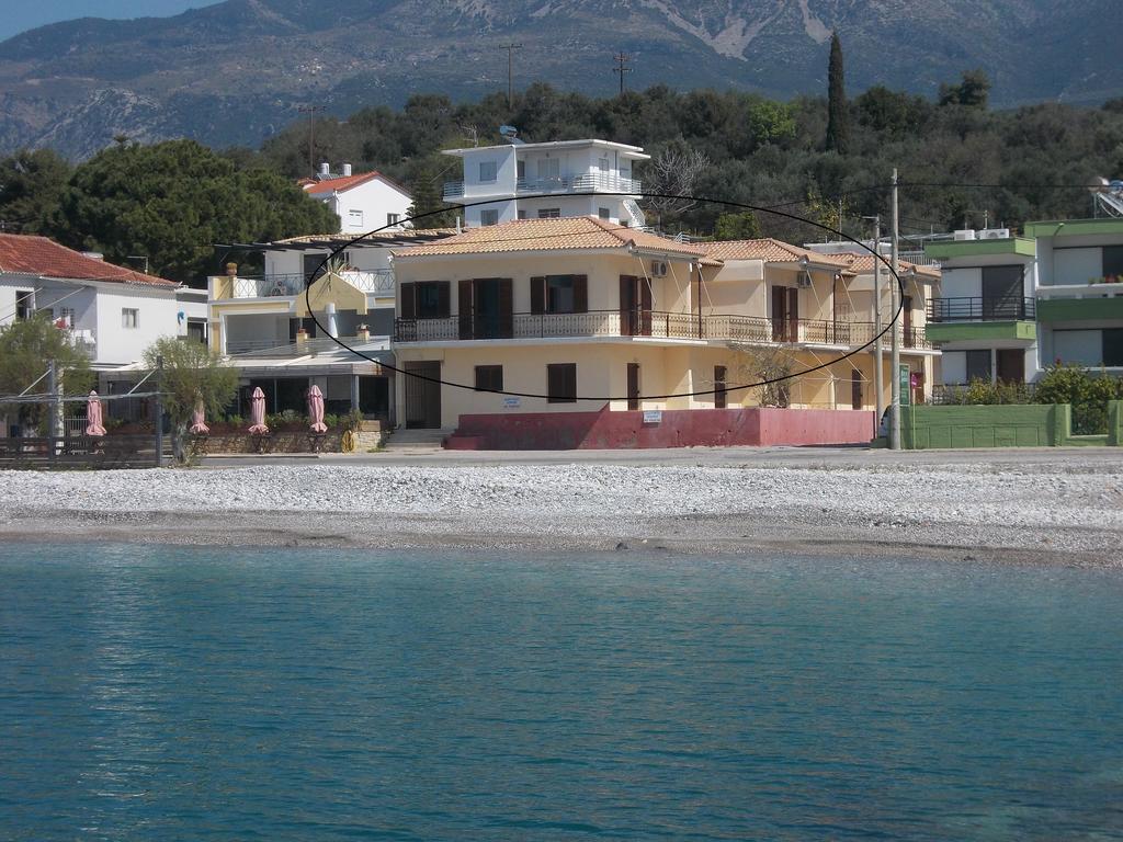 Akrogiali Beach Apartments Exteriör bild