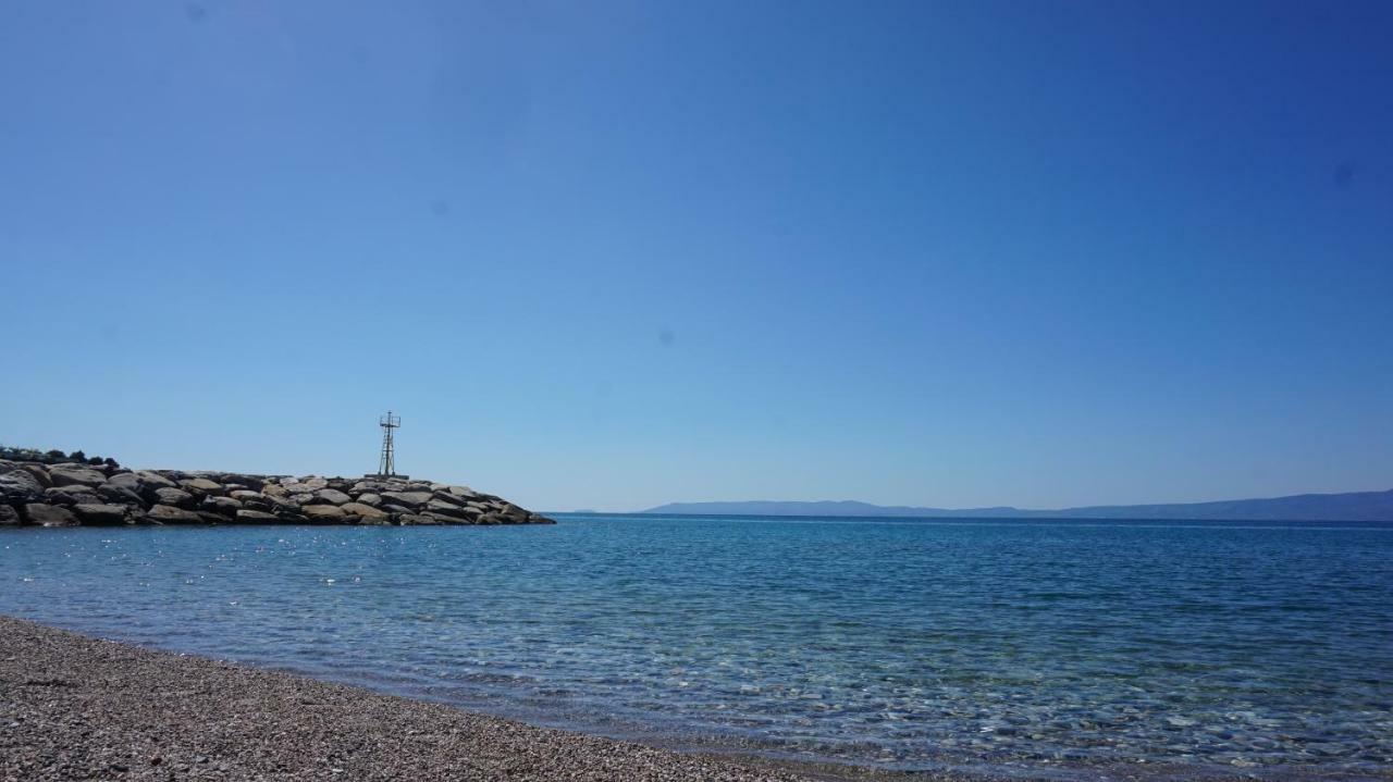 Akrogiali Beach Apartments Exteriör bild